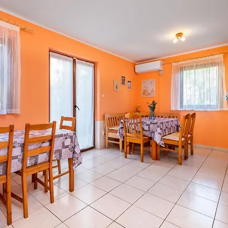 Apartament With Parking Space Baska, Krk - 19585 Baška